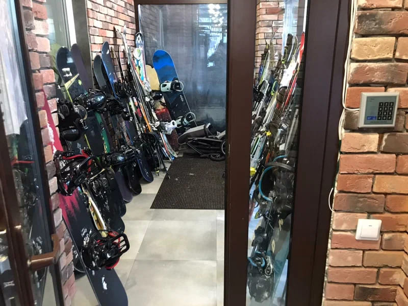 Хранение лыж и сноубордов