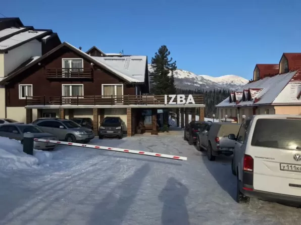 Автостоянка на несколько машиномест